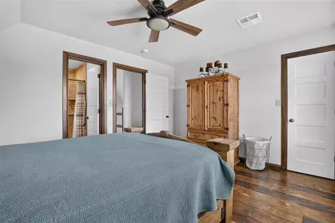 Bedroom - 138 NW Tanyas Trl, Cache, OK 73527 photo 4 of 5