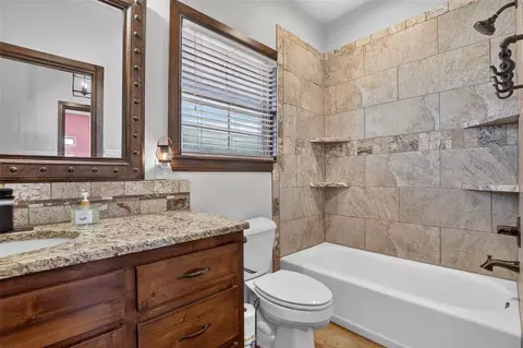 Bath - 138 NW Tanyas Trl, Cache, OK 73527 photo 1 of 3