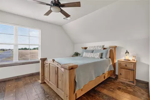 Bedroom - 138 NW Tanyas Trl, Cache, OK 73527 photo 3 of 5