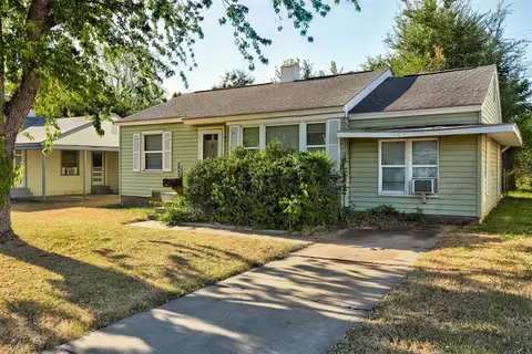 520 Ercoupe Dr, Midwest City, OK 73110