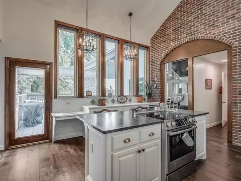 Kitchen - 16881 E Imhoff Rd, Norman, OK 73026 photo 3 of 5