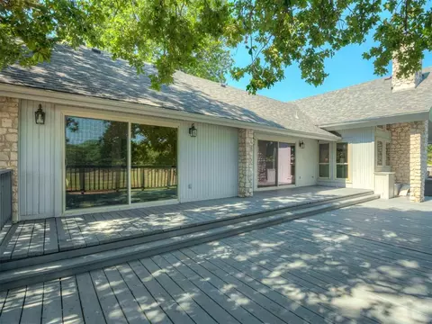Exterior - 16881 E Imhoff Rd, Norman, OK 73026 photo 2 of 9