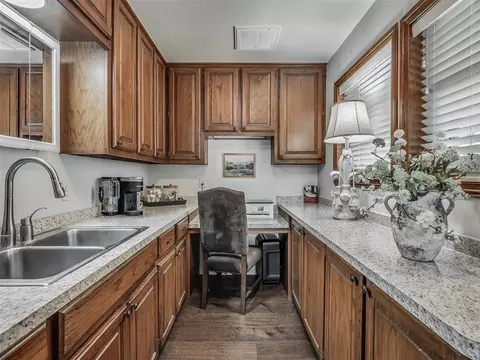 Kitchen - 16881 E Imhoff Rd, Norman, OK 73026 photo 5 of 5