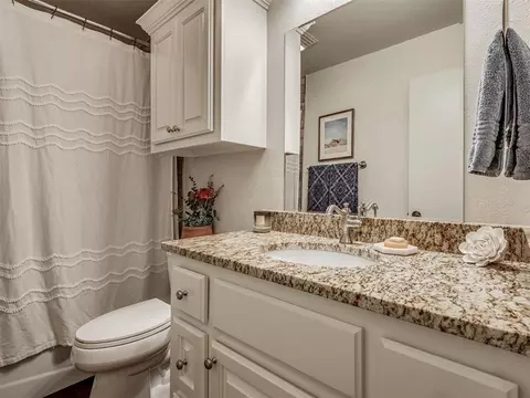 Bath - 16881 E Imhoff Rd, Norman, OK 73026 photo 6 of 7