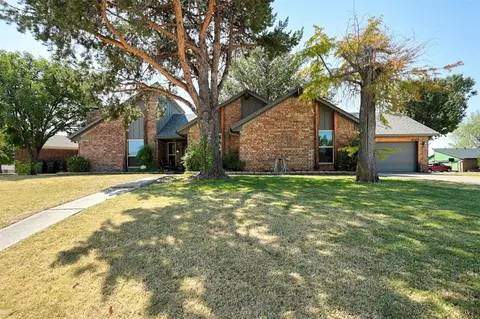 10413 Cricket Ct, Oklahoma City, OK 73162