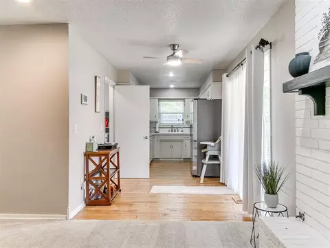 Entry Way - 603 E 27th St, Edmond, OK 73013 photo 2 of 2