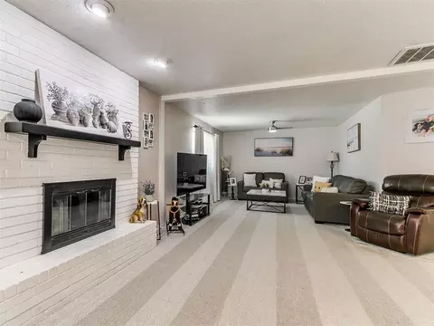 Living - 603 E 27th St, Edmond, OK 73013 photo 2 of 4