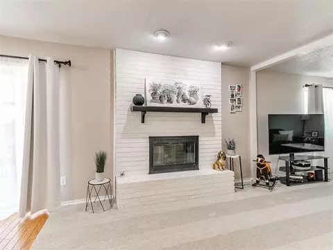 Living - 603 E 27th St, Edmond, OK 73013 photo 3 of 4