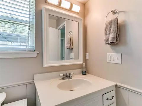 Bath - 603 E 27th St, Edmond, OK 73013 photo 2 of 5