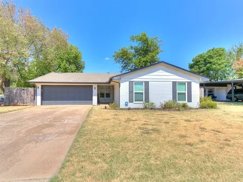 Exterior - 603 E 27th St, Edmond, OK 73013 photo 2 of 7