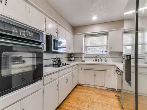Kitchen - 603 E 27th St, Edmond, OK 73013 photo 2 of 4