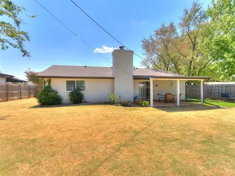 Exterior - 603 E 27th St, Edmond, OK 73013 photo 5 of 7
