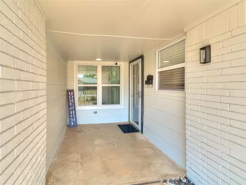 Exterior - 603 E 27th St, Edmond, OK 73013 photo 4 of 7