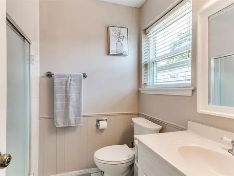 Bath - 603 E 27th St, Edmond, OK 73013 photo 1 of 5