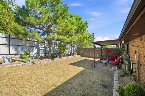 Exterior - 1710 Lionsgate Cir, Bethany, OK 73008 photo 4 of 5
