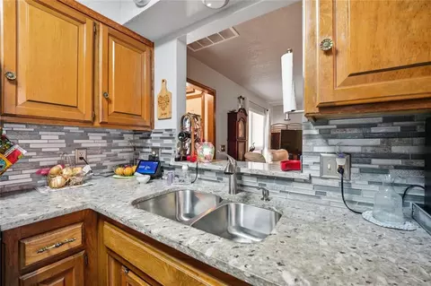 Kitchen - 1710 Lionsgate Cir, Bethany, OK 73008 photo 3 of 3