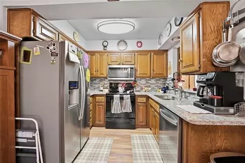 Kitchen - 1710 Lionsgate Cir, Bethany, OK 73008 photo 1 of 3