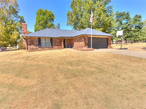 251 S Carolyn Dr, Choctaw, OK 73020