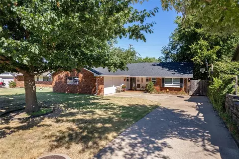 5615 NW 37th St, Warr Acres, OK 73122