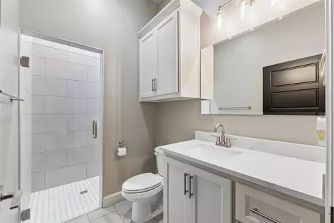 Bath - 335131 E 1048 Rd, Mcloud, OK 74851 photo 5 of 6