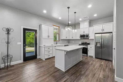 Kitchen - 335131 E 1048 Rd, Mcloud, OK 74851 photo 3 of 4