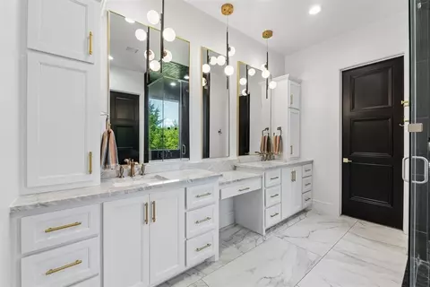 Bath - 335131 E 1048 Rd, Mcloud, OK 74851 photo 1 of 6
