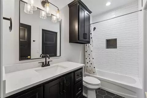 Bath - 335131 E 1048 Rd, Mcloud, OK 74851 photo 6 of 6