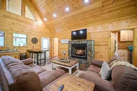Living - 204 Eagle Mountain Trl, Broken Bow, OK 74728 photo 1 of 4