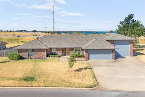 9709 Lakeshore Dr, Oklahoma City, OK 73120