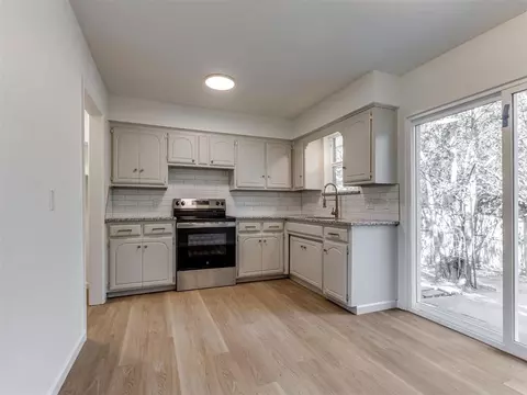 Kitchen - 1007 NW 20th St, Moore, OK 73160 photo 1 of 5