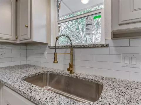 Kitchen - 1007 NW 20th St, Moore, OK 73160 photo 5 of 5