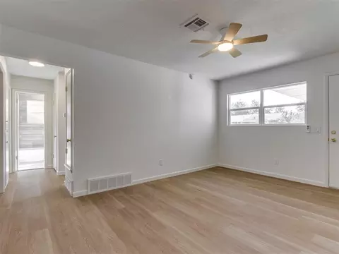 Living - 1007 NW 20th St, Moore, OK 73160 photo 5 of 5