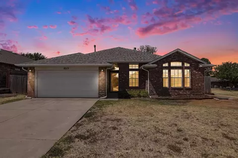 8213 Aaron Dr, Oklahoma City, OK 73132