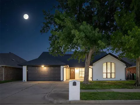 11908 Blueway Ave, Oklahoma City, OK 73162