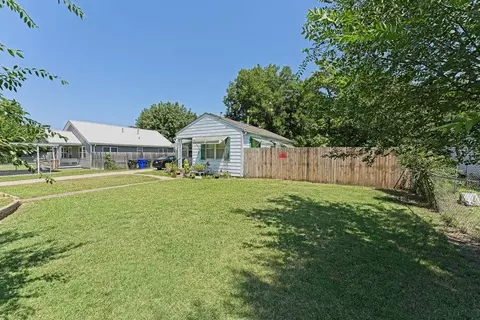 Exterior - 903 Eufaula St, Norman, OK 73071 photo 2 of 8