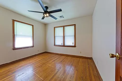 Bedroom - 903 Eufaula St, Norman, OK 73071 photo 3 of 6