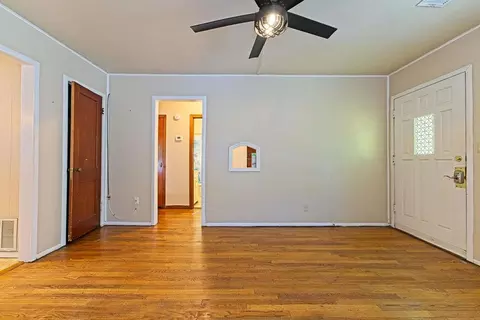 Living - 903 Eufaula St, Norman, OK 73071 photo 3 of 3