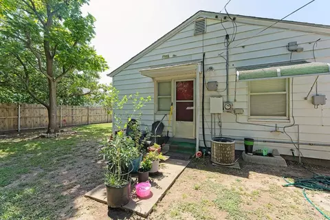 Exterior - 903 Eufaula St, Norman, OK 73071 photo 5 of 8
