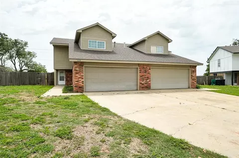 528 Westwood Ct, Oklahoma City, OK 73127