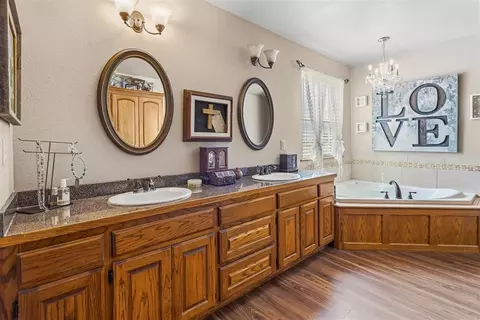 Bath - 5048 Fairview Rd, Davis, OK 73030 photo 1 of 3