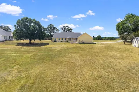 Exterior - 5048 Fairview Rd, Davis, OK 73030 photo 7 of 7
