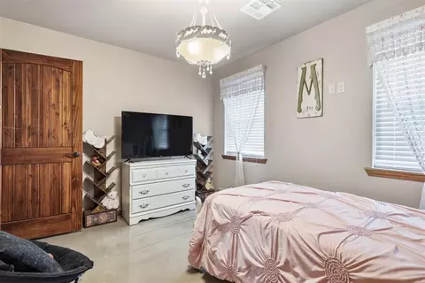 Bedroom - 5048 Fairview Rd, Davis, OK 73030 photo 7 of 7