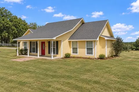 Exterior - 5048 Fairview Rd, Davis, OK 73030 photo 3 of 7