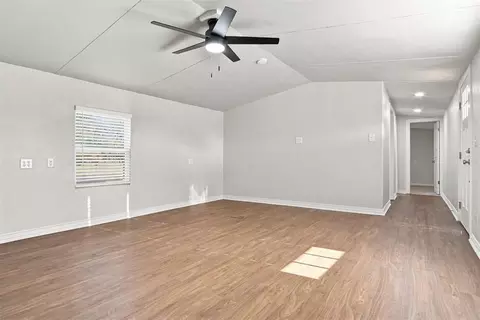 Living - 333144 E 1066 Rd, Mcloud, OK 74851 photo 4 of 7
