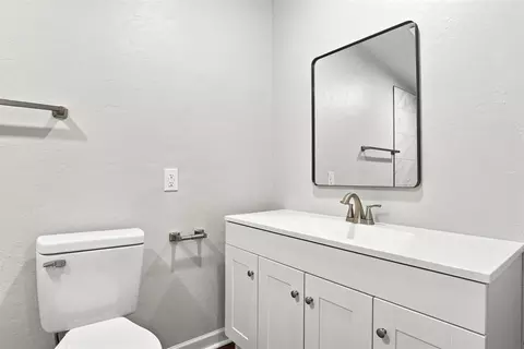 Bath - 333144 E 1066 Rd, Mcloud, OK 74851 photo 4 of 5