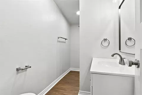 Bath - 333144 E 1066 Rd, Mcloud, OK 74851 photo 1 of 5