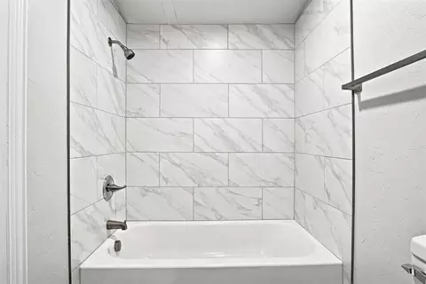 Bath - 333144 E 1066 Rd, Mcloud, OK 74851 photo 5 of 5
