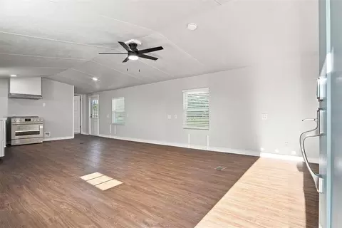 Living - 333144 E 1066 Rd, Mcloud, OK 74851 photo 1 of 7