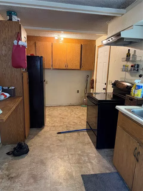 Kitchen - 148 Reed Ave, Norman, OK 73071 photo 2 of 4