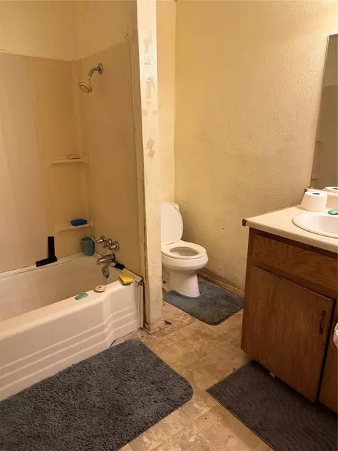 Bath - 148 Reed Ave, Norman, OK 73071 photo 1 of 2